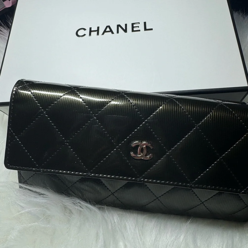 Chanel Black Quilted Wallet - Picture 8 of 8